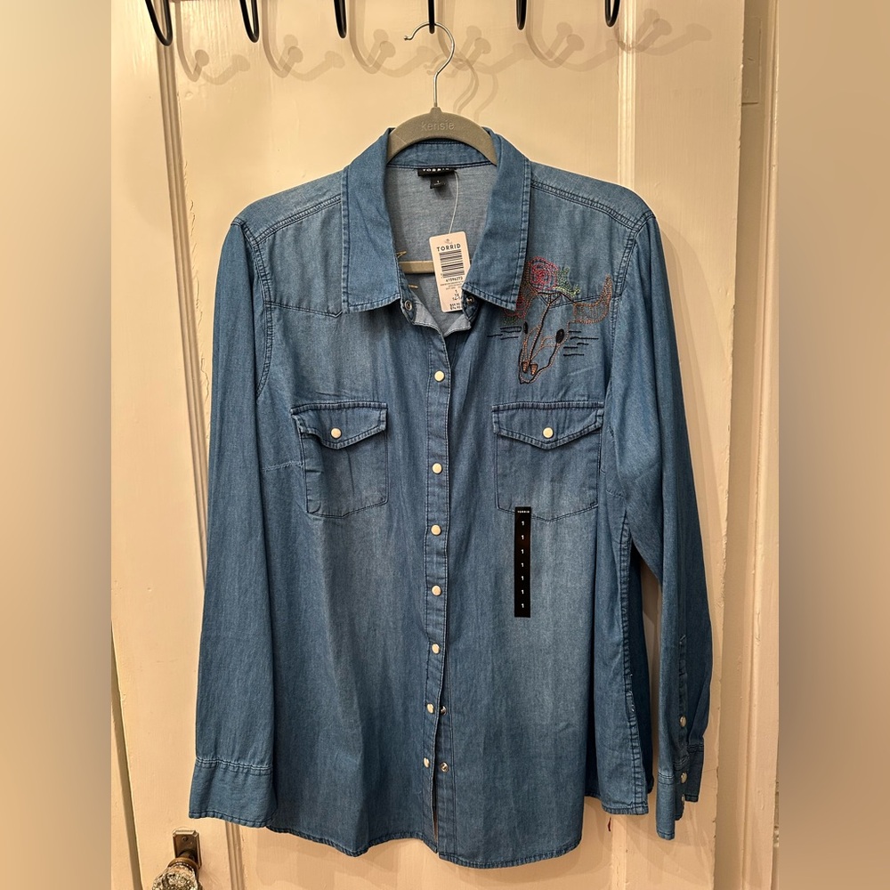 NWT Torrid Denim Western Embroidered Pearl Snap Shirt